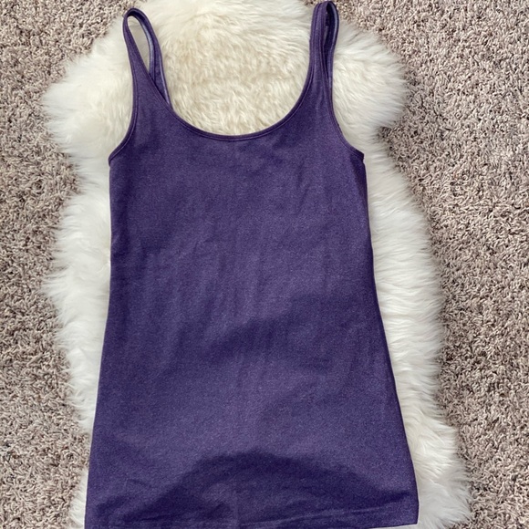 Purple scoop neck Lululemon tank top - Picture 1 of 4